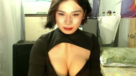 Snapshot of sexxxy_phoenix chatting on 06/21/26, 03:53 sexxxy_phoenix online show from 06/21/26, 03:53