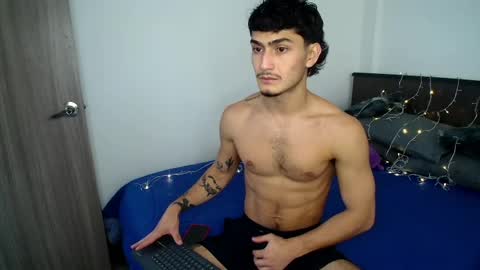Snapshot of sexxxyjuan99 chatting on 04/19/26, 06:32 JUAN online show from 04/19/26, 06:32