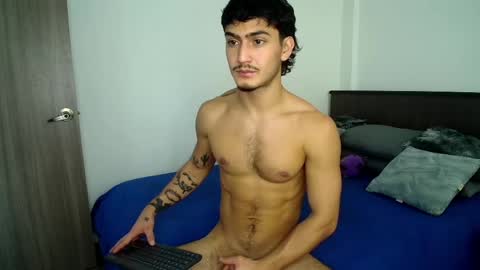 Snapshot of sexxxyjuan99 chatting on 05/19/26, 03:29 JUAN online show from 05/19/26, 03:29