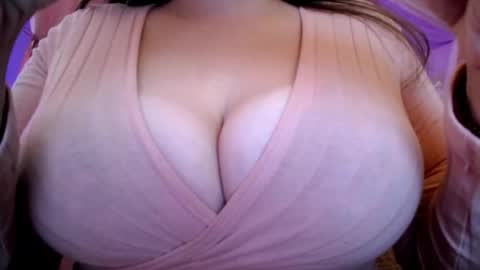 Snapshot of sexxxyprincess chatting on 12/18/25, 02:50 Princess online show from 12/18/25, 02:50