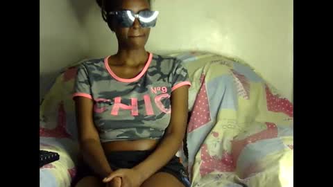 Snapshot of sexxy_boobiess chatting on 10/24/25, 07:38 Natural boobs online show from 10/24/25, 07:38