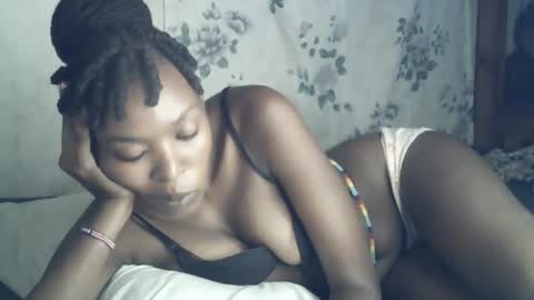 Snapshot of sexxy_curvy23 chatting on 02/27/26, 05:29 sexxy_curvy23 online show from 02/27/26, 05:29