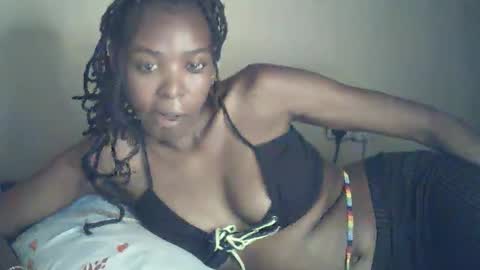 sexxy_curvy23 online show from 05/27/26, 04:09