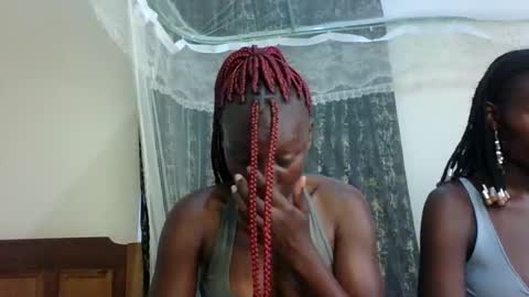 Snapshot of sexxy_melmine chatting on 04/26/26, 11:30 Dolly online show from 04/26/26, 11:30