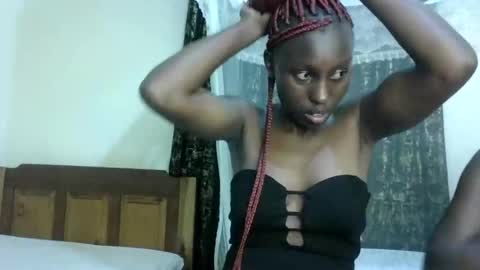 Snapshot of sexxy_melmine chatting on 04/27/26, 05:55 Dolly online show from 04/27/26, 05:55