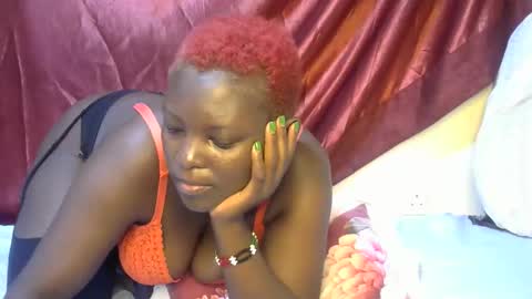 Snapshot of sexxy_triza chatting on 09/22/25, 08:00 triza online show from 09/22/25, 08:00