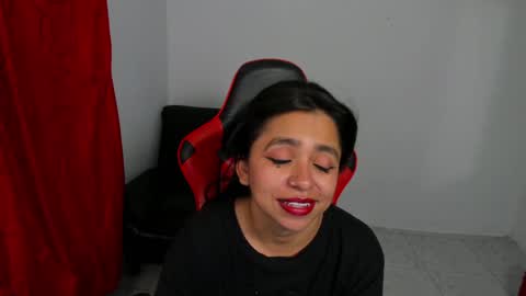 Snapshot of sexxyhot23 chatting on 02/05/25, 04:37 LINDA online show from 02/05/25, 04:37