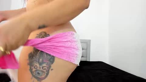 sexxylatincouple1 online show from 02/05/26, 10:31