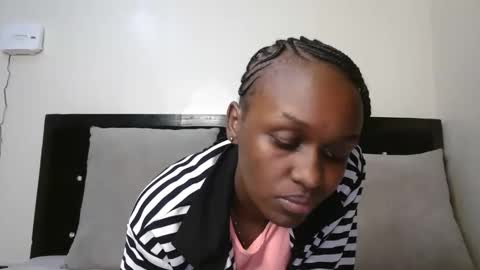 Snapshot of sexxymaya25 chatting on 10/12/25, 05:12 maya online show from 10/12/25, 05:12