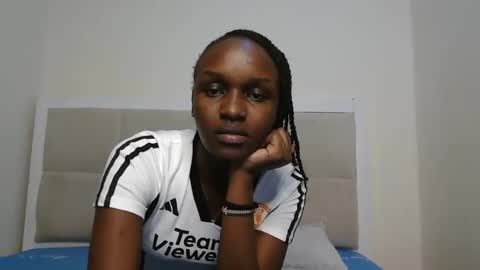 Snapshot of sexxymaya25 chatting on 10/19/25, 05:02 maya online show from 10/19/25, 05:02