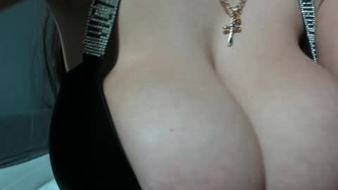 Snapshot of sexxymeriemm chatting on 12/25/24, 12:05 sexxymeriemm online show from 12/25/24, 12:05