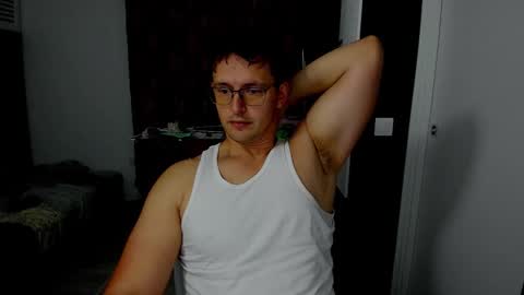 Snapshot of sexxymuscles4u chatting on 10/13/25, 08:47 Sexxymuscles4U online show from 10/13/25, 08:47