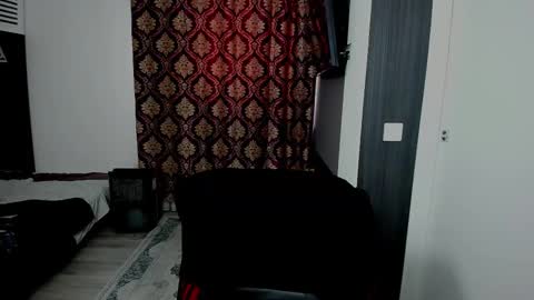 Sexxymuscles4U online show from 11/24/25, 09:09