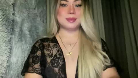 Snapshot of sexy_and_iknewit chatting on 04/15/26, 01:07 BREANNA online show from 04/15/26, 01:07