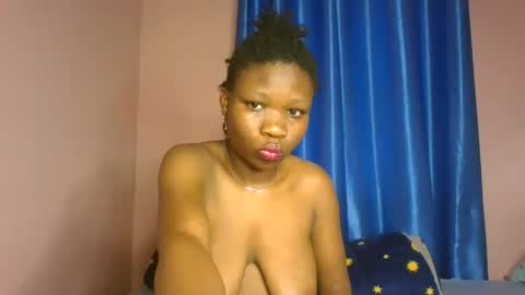 Snapshot of sexy_bellah1 chatting on 05/18/26, 10:43 bellah online show from 05/18/26, 10:43