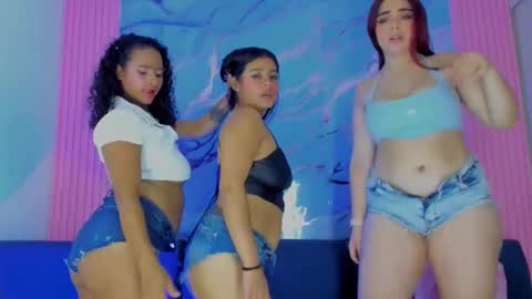 Zara and Leidy online show from 11/16/25, 04:23