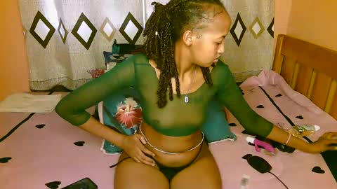 Snapshot of sexy_bluegirl chatting on 03/10/25, 12:15 sexy_bluegirl online show from 03/10/25, 12:15