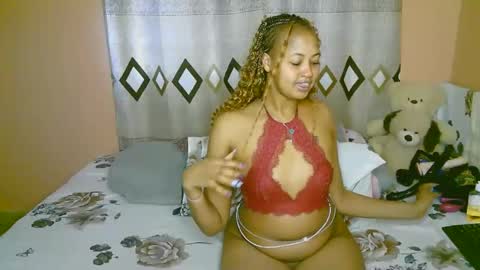 Snapshot of sexy_bluegirl chatting on 10/15/25, 11:32 sexy_bluegirl online show from 10/15/25, 11:32