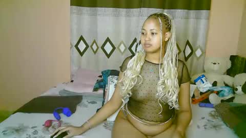 Snapshot of sexy_bluegirl chatting on 11/13/25, 11:36 sexy_bluegirl online show from 11/13/25, 11:36