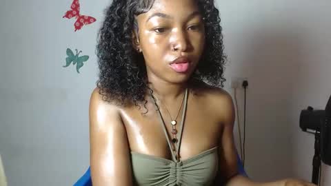 sexy_bluey247 online show from 11/28/25, 08:17