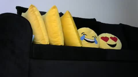 Snapshot of sexy_boobs23 chatting on 02/07/25, 10:52 liya online show from 02/07/25, 10:52