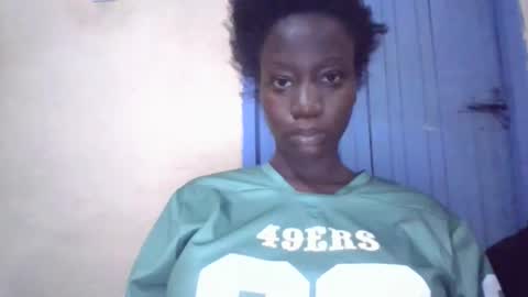 Snapshot of sexy_butty01 chatting on 12/15/25, 10:14 sexy_butty01 online show from 12/15/25, 10:14