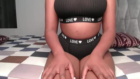 Snapshot of sexy_chocolata chatting on 01/10/25, 02:35 chocolata online show from 01/10/25, 02:35