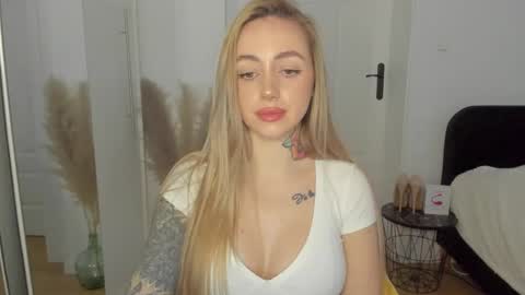 C o r a l i e online show from 02/27/25, 04:10