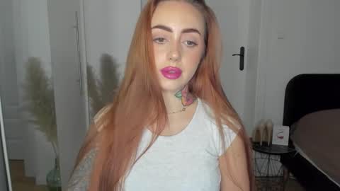 Snapshot of sexy_coralie chatting on 12/04/25, 02:26 C o r a l i e online show from 12/04/25, 02:26