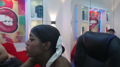 Snapshot of sexy_couple_14 chatting on 01/26/25, 07:20 juan maria online show from 01/26/25, 07:20