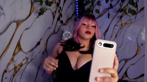 Snapshot of sexy_dani0 chatting on 06/18/26, 03:29 DANIELA online show from 06/18/26, 03:29