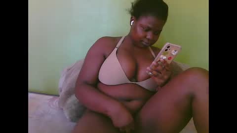 Snapshot of sexy_divana chatting on 02/19/25, 06:11 sexy_divana online show from 02/19/25, 06:11