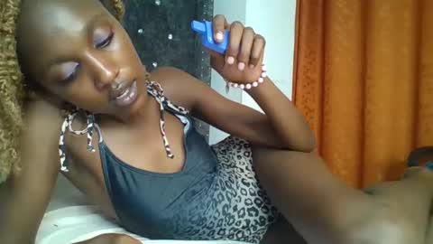 sexy_ebony_nica online show from 01/31/25, 06:03