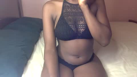 Snapshot of sexy_ellahh chatting on 07/03/26, 10:10 Ellahh online show from 07/03/26, 10:10