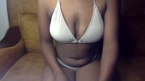 Snapshot of sexy_ellahh chatting on 07/04/26, 01:34 Ellahh online show from 07/04/26, 01:34