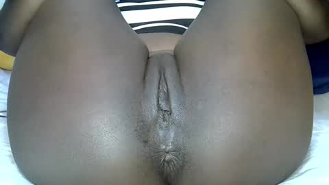 Snapshot of sexy_esther92 chatting on 12/05/25, 11:19 sexy_esther92 online show from 12/05/25, 11:19