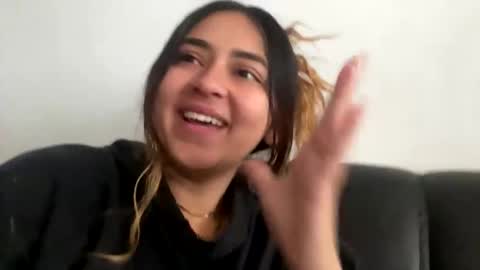 Snapshot of sexy_foxx_ chatting on 02/20/25, 12:04 Antonella online show from 02/20/25, 12:04