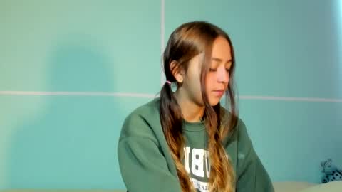 Snapshot of sexy_foxx_ chatting on 12/18/25, 08:59 Antonella online show from 12/18/25, 08:59