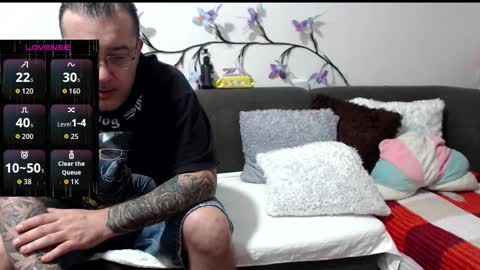 Snapshot of sexy_ginuin_couple chatting on 03/24/26, 09:03 Sexy Ginuin Couple online show from 03/24/26, 09:03