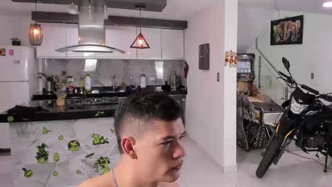 Snapshot of sexy_hot_friends_ chatting on 10/05/25, 06:34 WENDY MAX AND VICKY online show from 10/05/25, 06:34