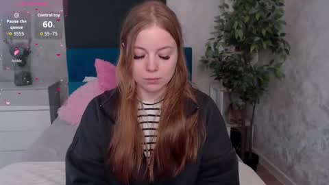 Snapshot of sexy_jenny18 chatting on 01/17/26, 07:02 Jennifer online show from 01/17/26, 07:02