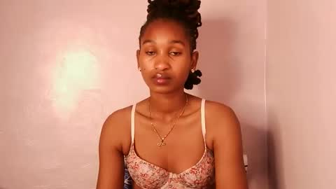 Snapshot of sexy_joyline chatting on 11/25/25, 02:00 joy online show from 11/25/25, 02:00