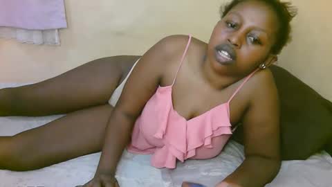 Snapshot of sexy_latasha chatting on 12/04/25, 09:18 sexy_latasha online show from 12/04/25, 09:18