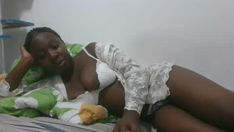 Snapshot of sexy_letisha chatting on 10/26/25, 08:59 sexy_letisha online show from 10/26/25, 08:59