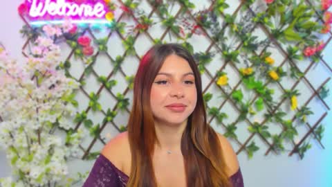 Snapshot of sexy_lily20 chatting on 10/27/25, 03:43 Lily online show from 10/27/25, 03:43