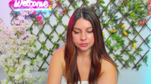 Snapshot of sexy_lily20 chatting on 10/27/25, 03:49 Lily online show from 10/27/25, 03:49