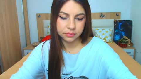 Snapshot of sexy_lily20 chatting on 06/27/26, 06:07 Lily online show from 06/27/26, 06:07