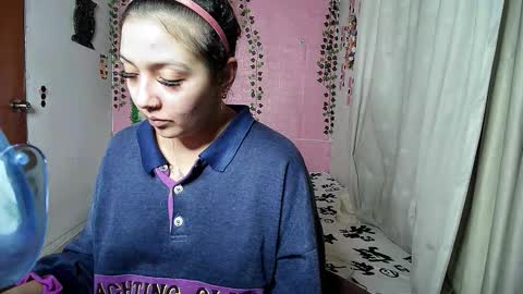 sexy lolas online show from 11/14/25, 04:33