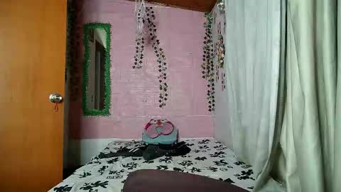 sexy lolas online show from 01/15/26, 01:54