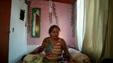 Snapshot of sexy_lolas chatting on 04/19/26, 10:56 sexy lolas online show from 04/19/26, 10:56